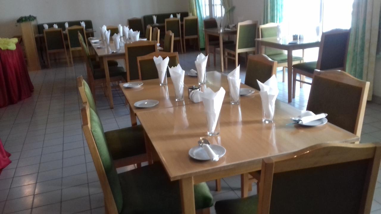 Ibri Oasis Hotel Ibrā Exteriör bild